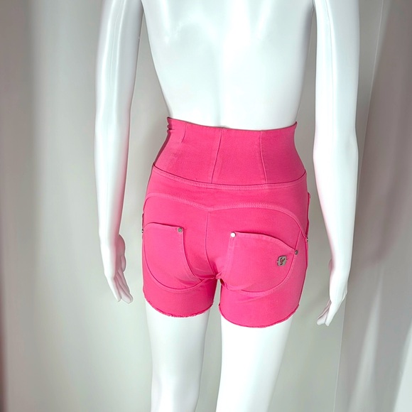 Freddy WR.UP® SNUG JEANS Candy Pink Stretch Shorts XXS Better than NEW - Picture 4 of 4